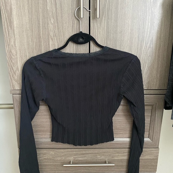 Black La Vie En Rose Long Sleeve - Picture 2 of 2